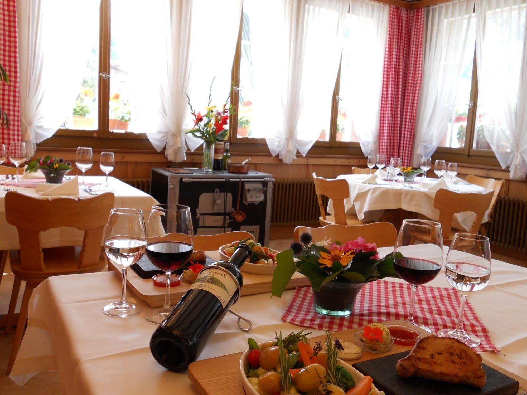 Gasthaus Paxmontana Sachseln Buitenkant foto